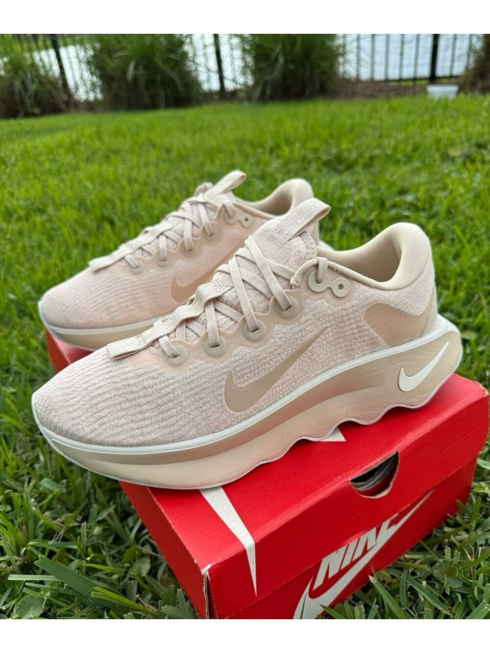 9.5 MEN’S NIKE MOTIVA SANDDRIFT DV1238-110 RUNNING SHOES SPORTSWEAR RUNNING